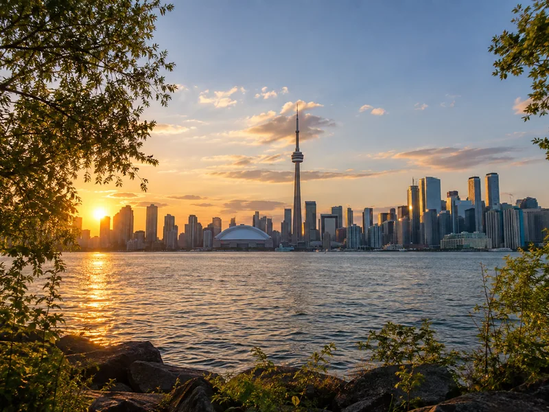 Pest control in Toronto The CN Tower and downtown skyline seen from the Toronto Islands — pest control in Toronto by Hello Pest Control